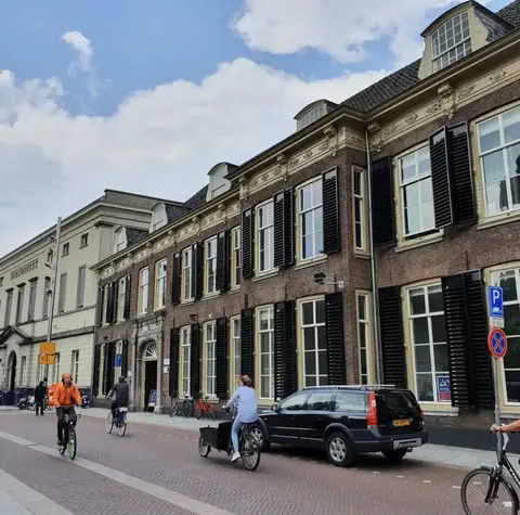 Huis73 - Gebouw